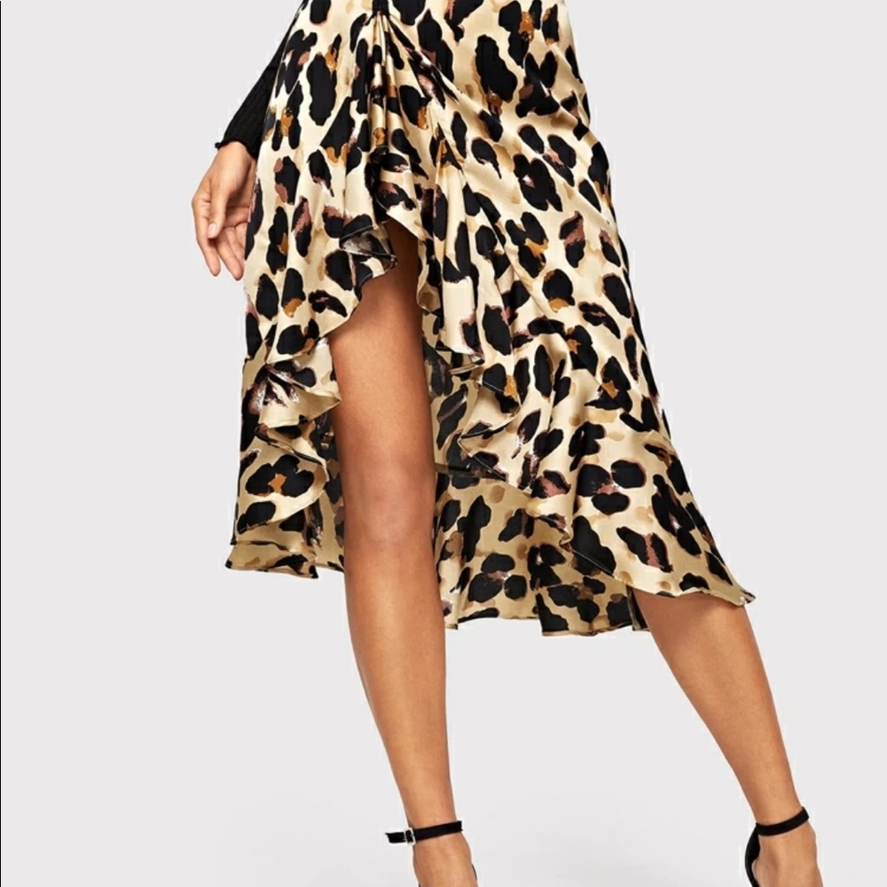 Ruffle Hem Leopard Print - image 1